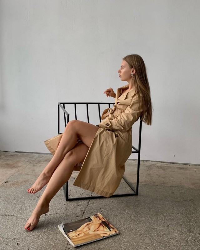 Девушки со скромным гардеробом - 2!