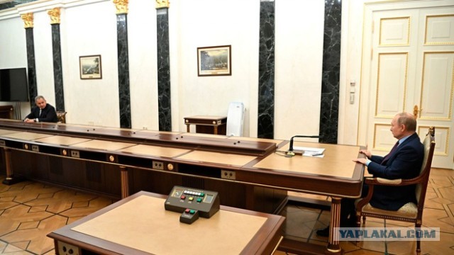 История повторяется в виде фарса..
