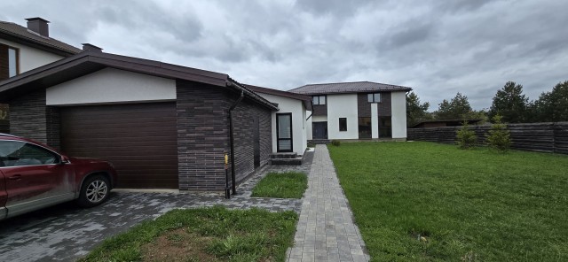 Даже НЛО над нами угарают