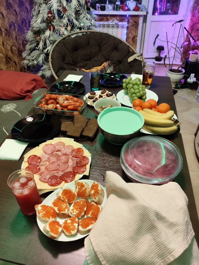 Новогодний стол.
