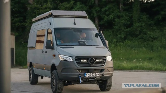 Люксовый кемпер Mercedes-Benz Sprinter с интерьером в духе Range Rover