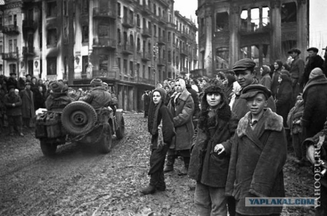 Фотографии второй мировой, многие цветные (фото)