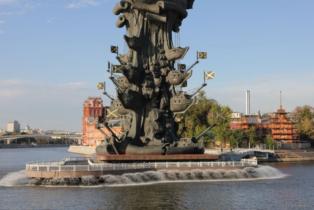 Косяки, отлитые в граните