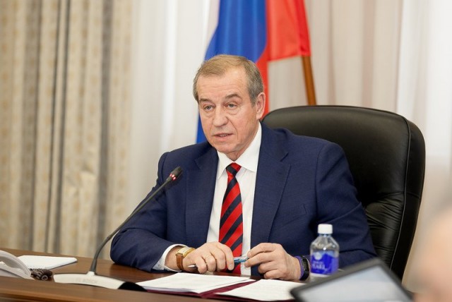 Губернатор Иркутской области Сергей Левченко подал заявление об отставке.