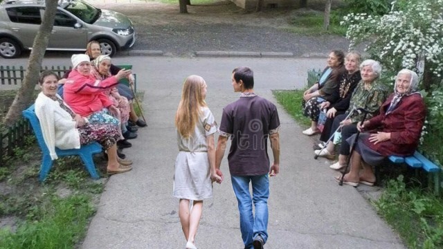 Не пиз**астрадание, но не понимание этих сорокапятилетних "девушек". Не кочет! Из Жизни!