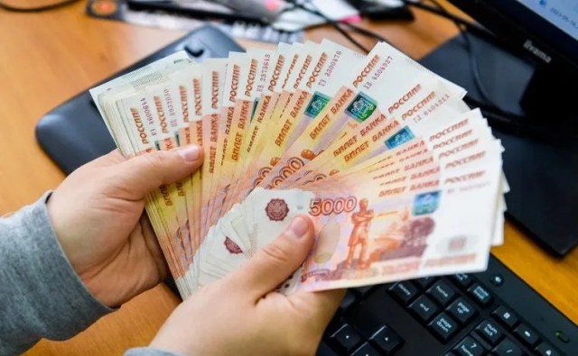 У свердловчан рекордно растут зарплаты