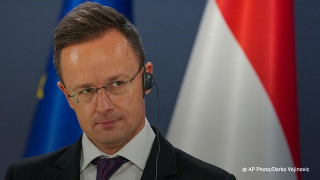 Венгрия рассчитывает получить от России гарантии поставок нефти и газа по прежней цене