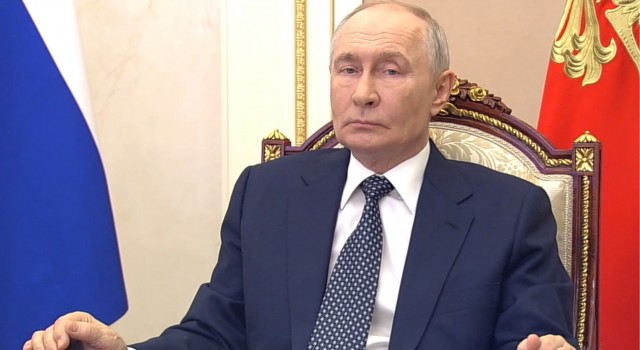 Путин поддержал предложение создать сеть мини-НПЗ