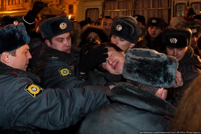 Зимние забавы в Москве - разгон митинга