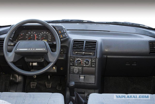 Салон серийной Lada Vesta рассекретили