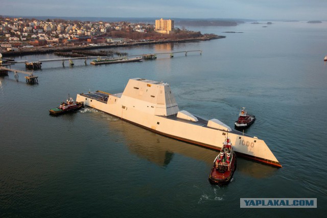 Новейший эсминец ВМС США Zumwalt опять сломался