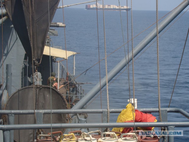 Около 2 миллионов долларов наличными за выкуп экипажа у пиратов, 2009 год