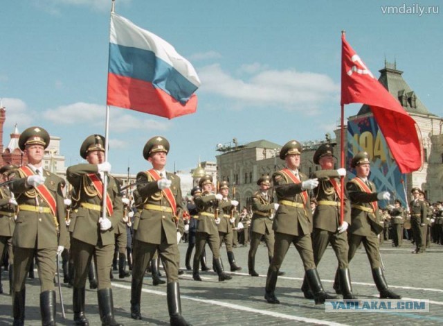 Уместен ли триколор на параде 9 мая?
