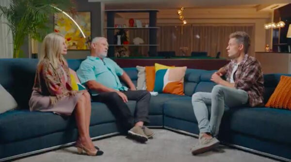 Вика Цыганова говорит о Боге, патриотизме в туфлях Chanel за 1 000$, сидя в Дубаи