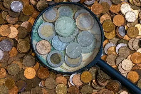 Работница МФО в Челябинске тайком оформляла кредиты на горожан и присваивала деньги