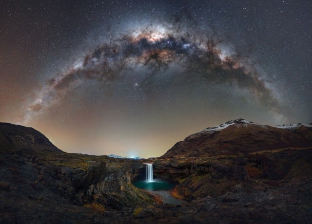 Лучшие снимки Млечного Пути по итогам конкурса Milky Way Photographer of the Year 2026.