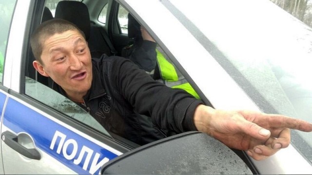 потом схватил свой байк и убежал