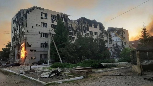 Прилёт БПЛА по учебному корпусу и общежитию Старобельского колледжа, — СМИ.