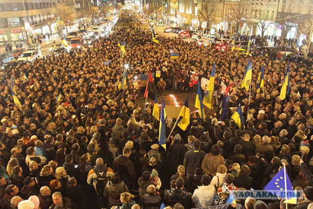 И снова сербы, в поддержку России.