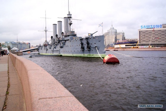 С «Авроры» ушли последние военные моряки