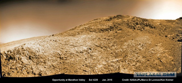 Curiosity прислал фото грунта крупным планом