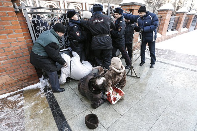 СМИ опубликовали фото давки в очереди в Третьяковскую галерею