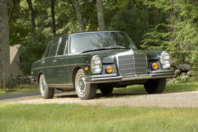 Нетронутый в течении 20-ти лет Mercedes-Benz 280SE, 1972г.