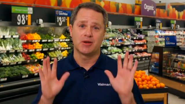 Гендиректор Walmart обратился к американцам: зачем за 5 дней вы купили 330 млн пачек туалетной бумаги?!