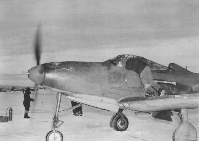 Р-39 Аэрокбра. Американская любимица сталинских соколов. История создания и основные модификации.