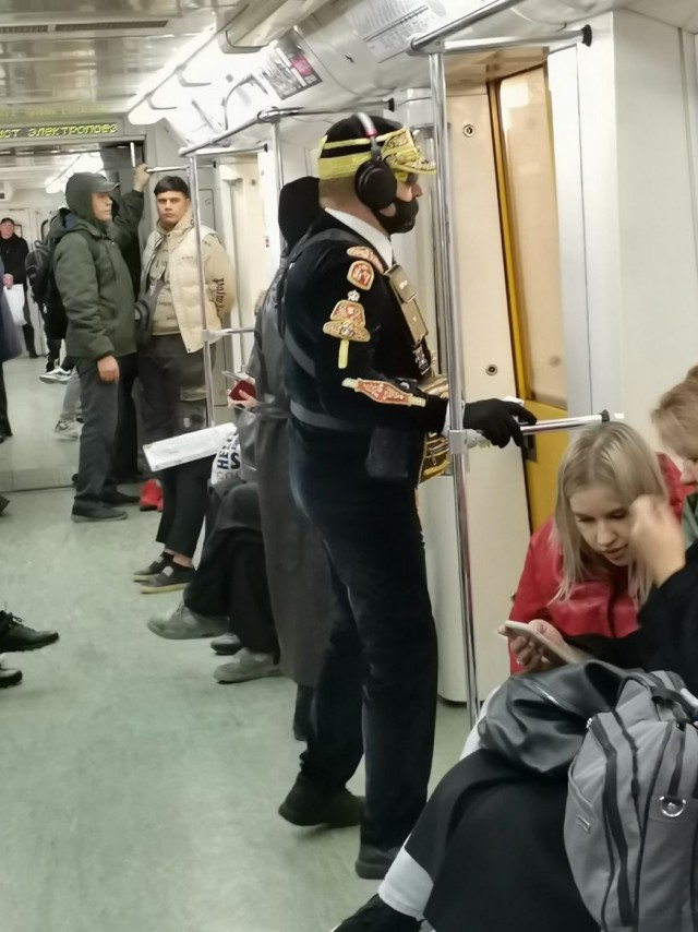 Модники из российского метрополитена на сей вторник