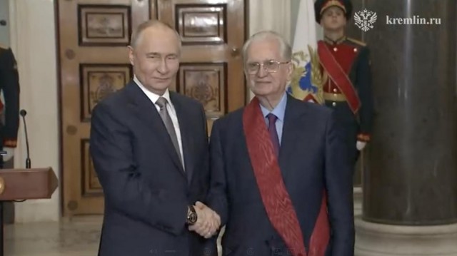 Ура к нам Василий Васильевич приехал.