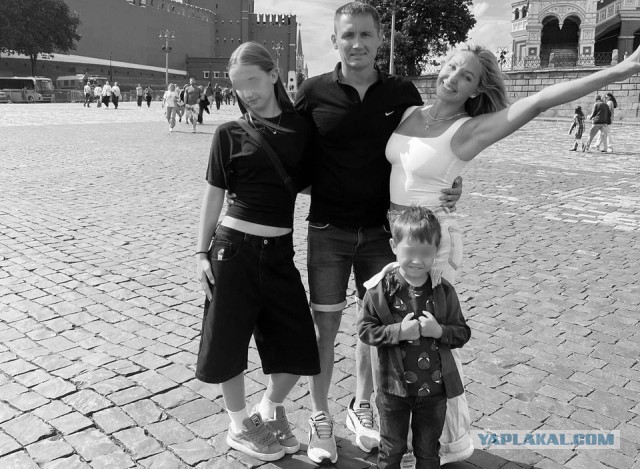 Семья ехала на отдых: На трассе М-10 в Тверской области мама, папа и двое детей погибли в ДТП с КАМАЗом