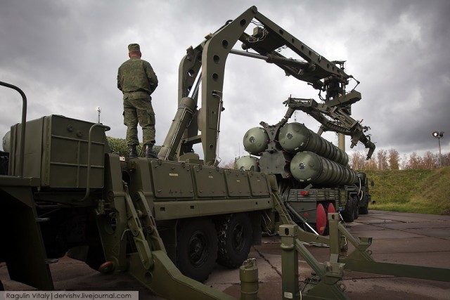 Зенитно-ракетная система С-400 "Триумф"