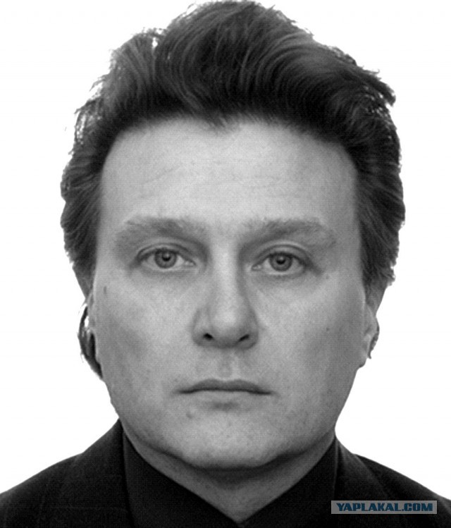 Два вооруженных экстремиста удерживают 170 человек