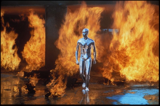 Премьеру «Терминатора: Тёмные судьбы» в Лос-Анджелесе отложили из-за городских пожаров, даже Шварценеггера эвакуировали