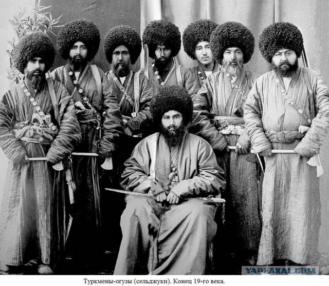 Гулял с детьми, а тут воинская часть
