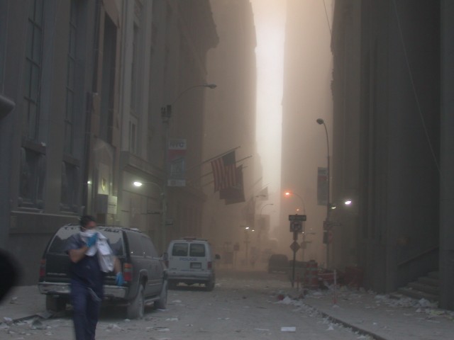 Секретная служба США показала ранее не публиковавшиеся фотографии теракта 11 сентября