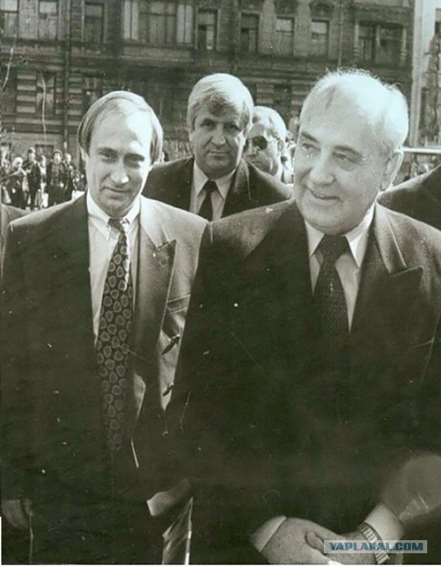 23 апреля 1985 — Апрельский пленум ЦК КПСС провозгласил курс на Перестройку