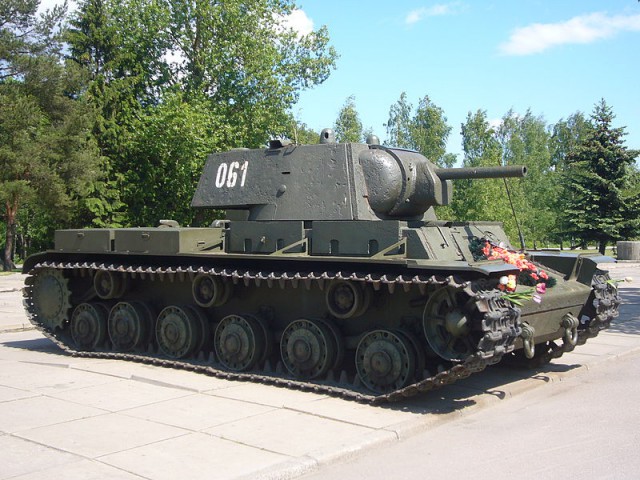 ДОТ с башней КВ-1 на пр. Славы