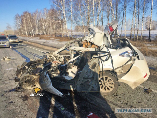 Девушка погибла в жутком ДТП в Новосибирской области