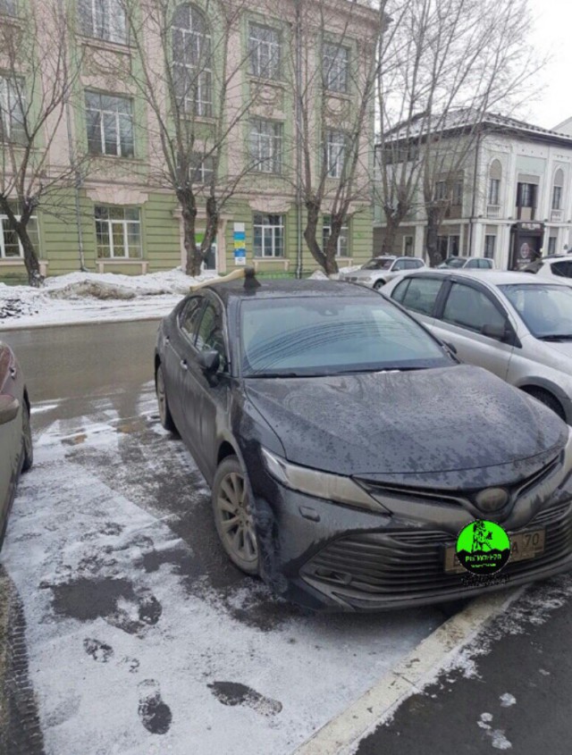 Воткнул "топор войны"