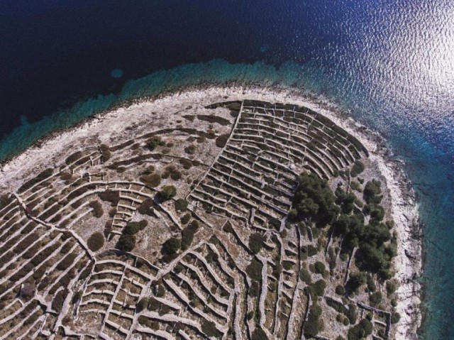 Островок Бальенак отпечаток древних