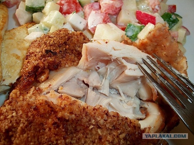 «Ишь грудь выпячила, бёдрами виляет, - Курица!», совместный пост  - Frau Marta и Mitsv