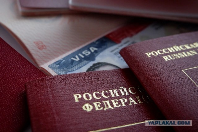 Путин упростил визовый режим для участников программы переселения соотечественников