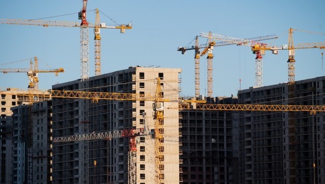 Петербургские застройщики попросили Беглова снизить налоги на участки под жильё