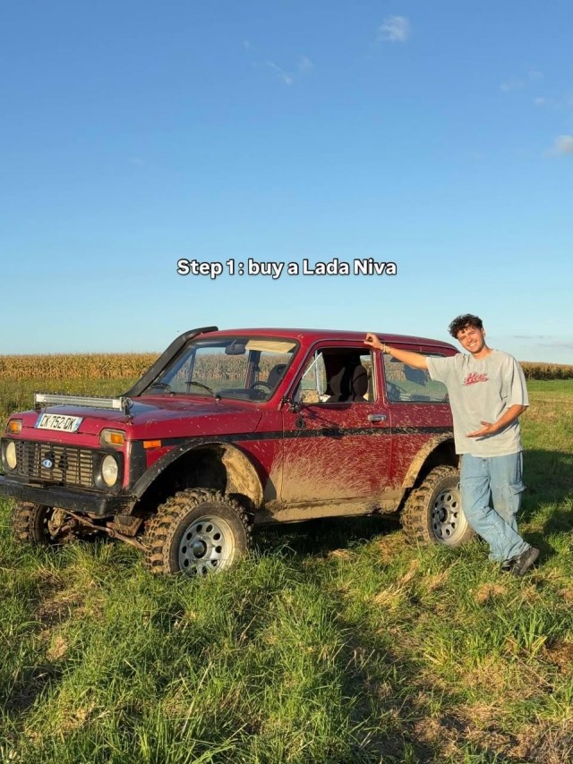 Француз Томас Маса путешествует по Исландии на Ладе Ниве.