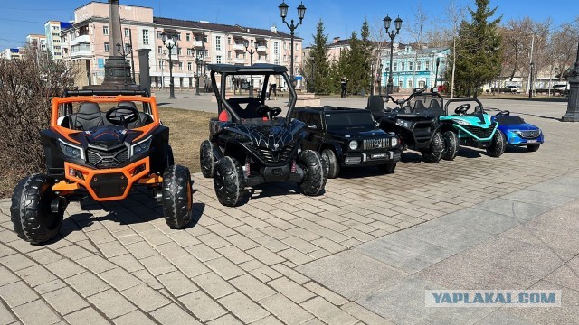 Малолетние дебилы. И папа такой же