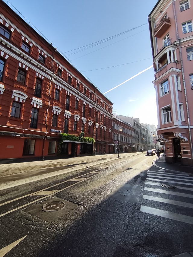 Шляюсь по Москве (хорошая погода).