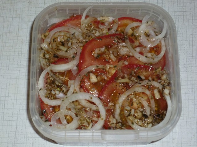 Помидоры закусочные, кисло-сладкие.