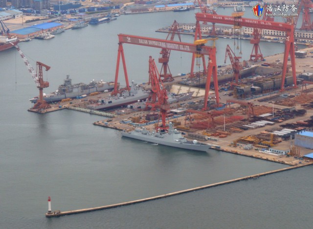 Китайский адмирал пообещал отправить на дно авианосцы США